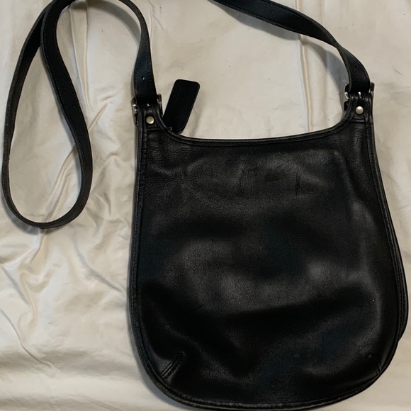 バッグ COACH shoulder bag BLACK leather BODY Coach Shoulder bag Black and Silver Chain on Front Leather